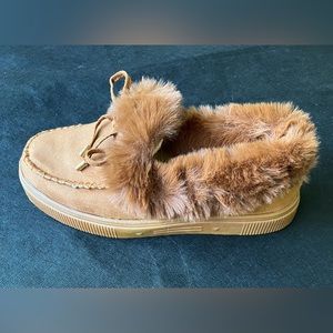 Womens Suede Faux Fur Slip On Slippers Soft Moccasin House Slippers /Size 9/Tan
